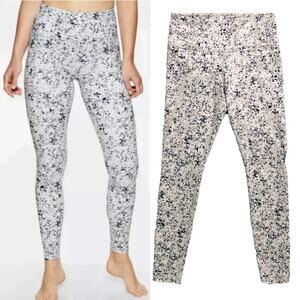 Athleta Salutation Stash Pocket Tights